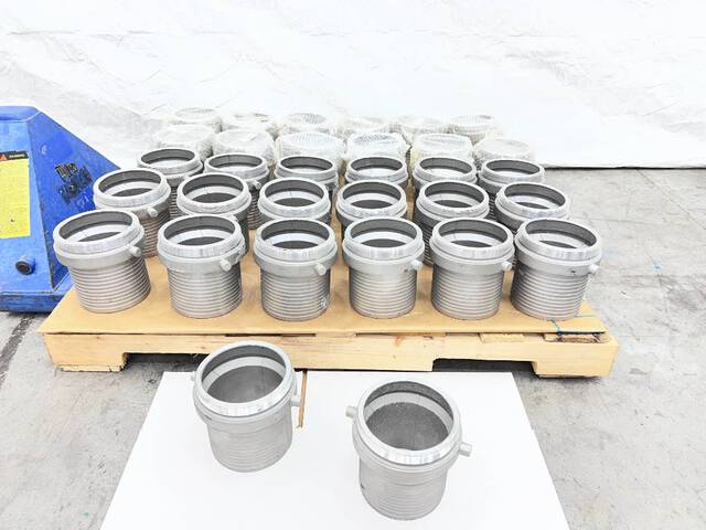 Quantity of (32) 6 in. External Threaded Quick Disconnect Camlock Hose Couplings (Unused)