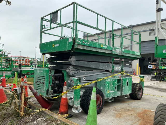 2018 Skyjack SJ9250RT 4x4 Diesel Scissor Lift (Inoperable)