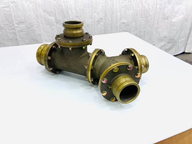 Quantity of (9) 4 in to 3 in True WYE Camlock Hose Reducer Fittings (Unused)