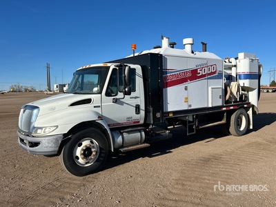Vacmasters VND S5000 on 2014 International 4300 4x2 Vacuum Excavator Truck