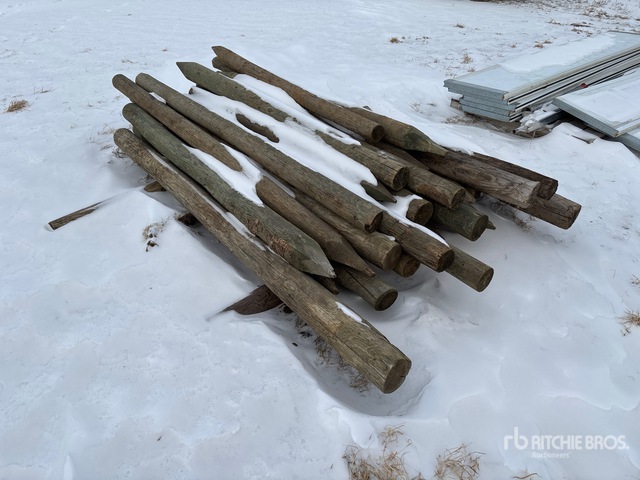 Quantity of Fence Posts | Ritchie Bros. Auctioneers