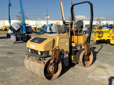 2004 Cat CB224E Double Drum Roller