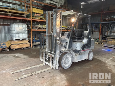 Nissan MP1F2A25LV 4050 lb Cushion Tire Montacargas