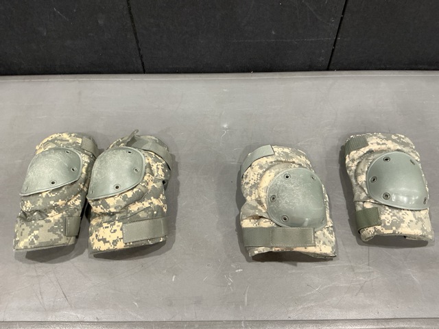 (129) Pairs of Knee Pads