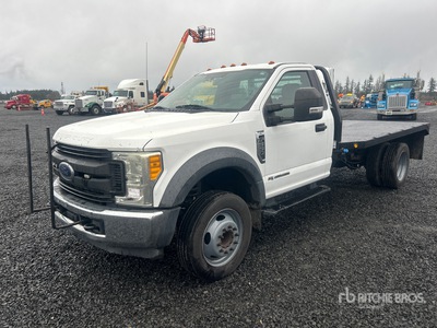2017 Ford F-550 XL 4x2 Camion à Plateau