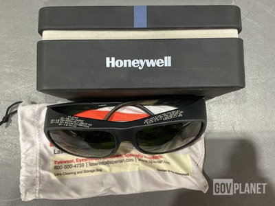 (4) Pairs of Honeywell 31-21160 Encore Large Therapy Laser Safety Glasses