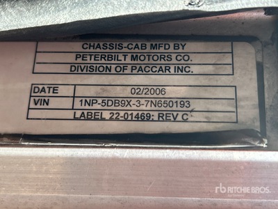 2007 Peterbilt 379 6x4 Sleeper Car Carrier Truck