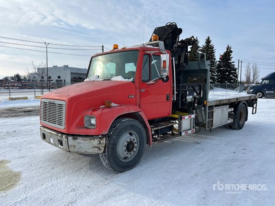 2000 Hiab 125-3 6000 kg Articulated Boom on 2001 Freightliner FL80 4x2 Camión Grúa