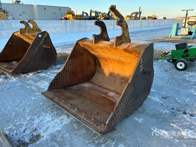 Brandt 70 in Q/C Cleanup Godet de pelleteuse - Fits John Deere 350G