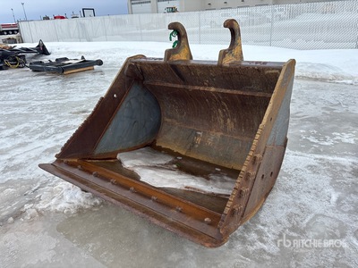 Brandt 64 in Q/C Cleanup Excavator Bucket - Fits John Deere 300G
