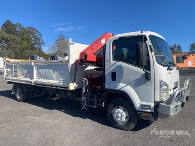 2014 HMF 735K3 1175 kg Knuckle Boom on 2014 Isuzu FRR500 4x2 Camion-benne avec grue