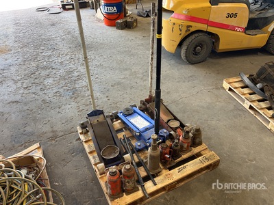 Quantity of Floor & Bottle Jack