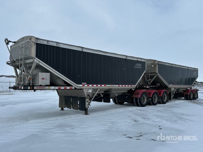 2020 Doepker Leagcy 28 ft Super B-Train Grain Trailer