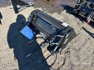 2026 GIYI GY-XKH39 39 in Multi-Purpose Mini Skid Steer Bucket (Unused)