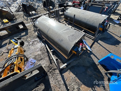 2026 GIYI GY-BS72 72 in Closed Skid Steer Sweeper (Unused)