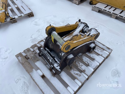 Excavator Coupler - Fits John Deere 200C LC