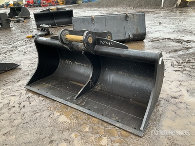 2060 mm Cleanup Excavator Bucket (Unused)
