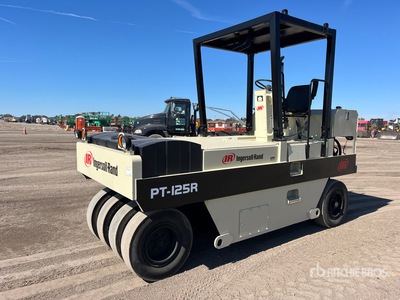 1994 Ingersoll Rand PT-125R 9 Wheel مدحلة هوائية