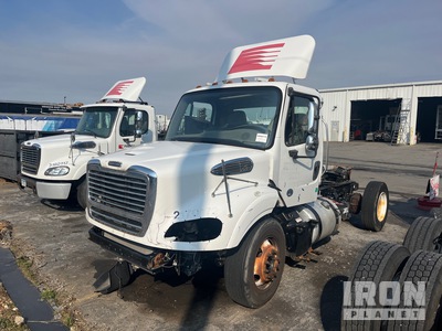 2017 Freightliner M2112 4x2 تراكتور شاحنة (أحادي المحور) (Inoperable)