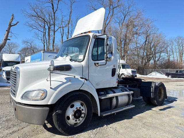 2017 Freightliner Business Class M2 4x2 S/A Day Cab Truck Tractor