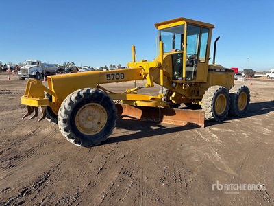 1987 John Deere 570B Motor Grader