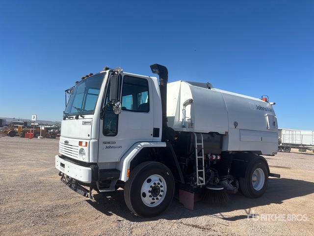 Johnston on 2005 Freightliner FC80 Sweeper Truck