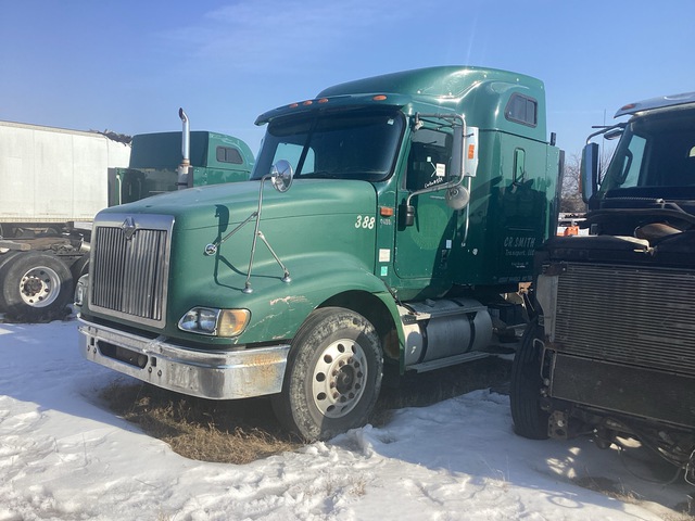 2005 International 9400i 6x4 T/A Sleeper Truck Tractor 2005 International 9400i 6x4 T/A Sleeper Truck Tractor