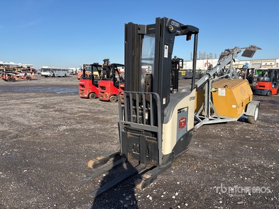 2010 Crown RR5725-45 4500 lb Electric Forklift