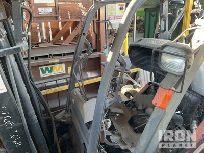 2008 (unverified) Toyota 8FDU32 Pneumatic Tire Forklift (Inoperable)