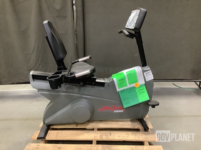 Life Fitness 9500HR Recumbent Bike