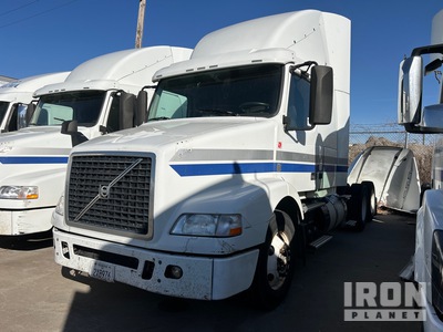 2016 Volvo 6x4 تراكتور شاحنة كابينة النوم (ثنائية المحور)