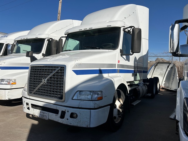 2016 Volvo VNM 6x4 T/A Sleeper Truck Tractor 2016 Volvo VNM 6x4 T/A Sleeper Truck Tractor