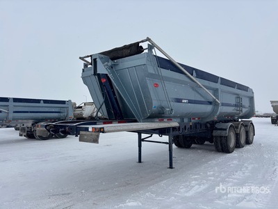 2014 Arnes 30 ft Tri/A End Dump Trailer