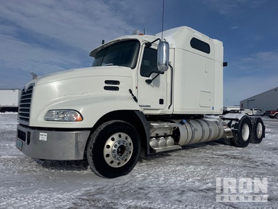 2012 Mack CXU613 6x4 تراكتور شاحنة كابينة النوم (ثنائية المحور)