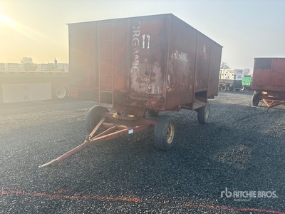 Turntable Walnut Trailer