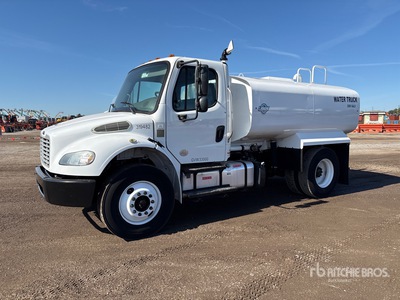 2019 Freightliner M2 106 2000 gal 4x2 Camion à eau