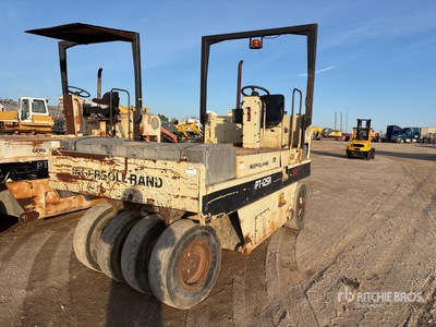 2000 Ingersoll Rand PT-125R 9 Wheel Pneumatic Roller