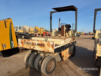 1997 Ingersoll Rand PT-125R 9 Wheel Gummiradwalze