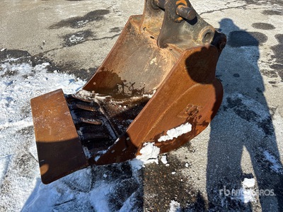 Takeuchi TB260 26 in Cleanup Godet de pelleteuse