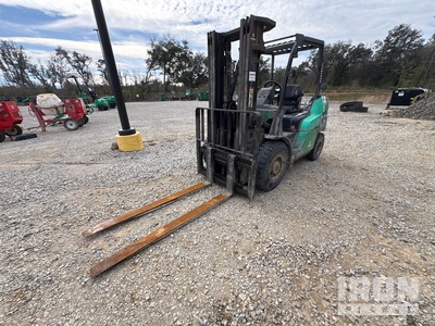 2015 Mitsubishi FD40N 7350 lb Pneumatic Tire Forklift