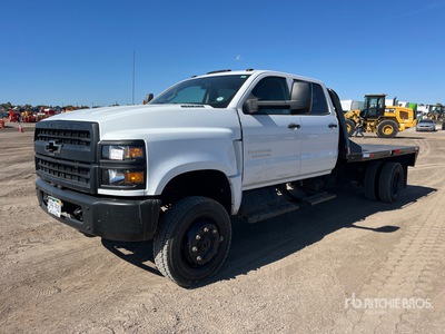 2023 Chevrolet Silverado 5500 4x4 Crew Cab Flatbed Truck