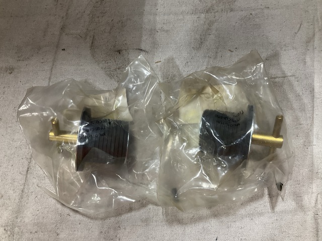 (37) Lynn Electronics 3300451 Machine Thread Plugs