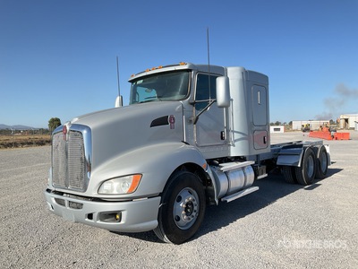 2016 Kenworth T660 6x4 Sleeper Camion Chasis Cabina / Cabine et châssis