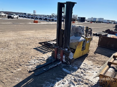 Hyster W40XTC 3200 lb Electric Stacker