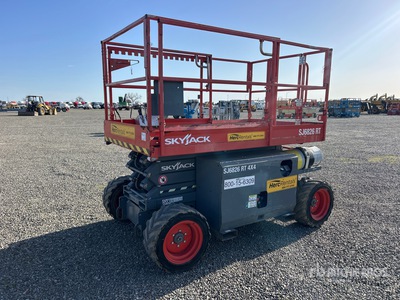 2017 Skyjack SJ6826 RT 4x4 Dual Fuel Scissor Lift
