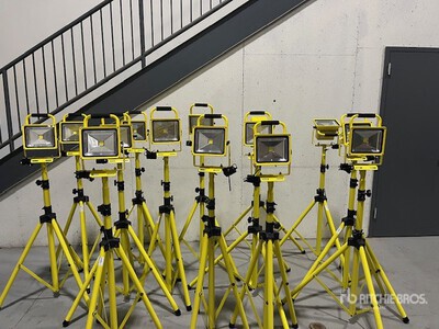 Quantity of (14) Lind BEACON965C Light Towers