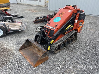 2024 Ditch Witch SK900 Mini Compact Track Loader