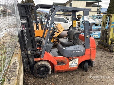 Toyota 7FGCU25 4500 lb Forklift (Inoperable)