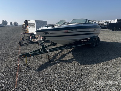 1997 Mariah 21 ft Bay Boat w/ Trailer