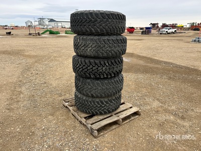 Quantity of (5) Toyo 315/70R17 Pneus